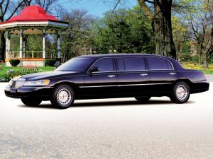 Lincoln Town Car Premier Limousine by Miller-Meteor '2000
